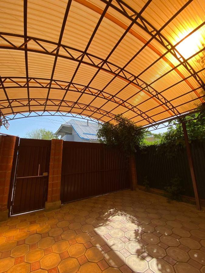 Hostel 4U Bishkek Exterior photo